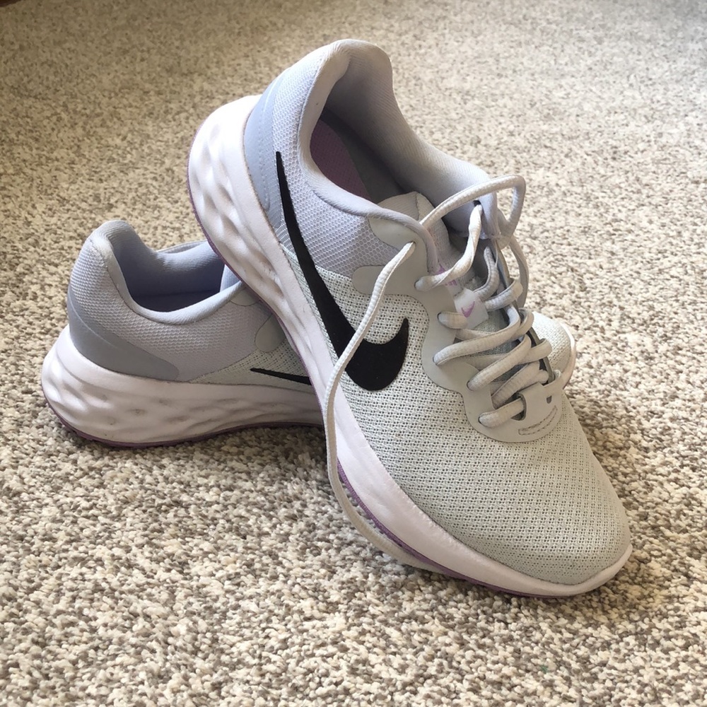 Nike Revolution 6